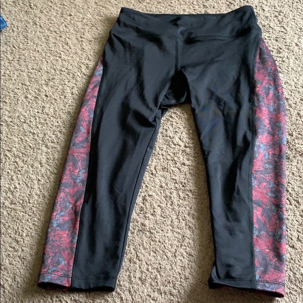 Lularoe Jade workout Capri leggings